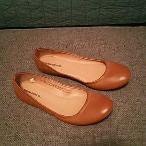 Mossimo camel brown flats